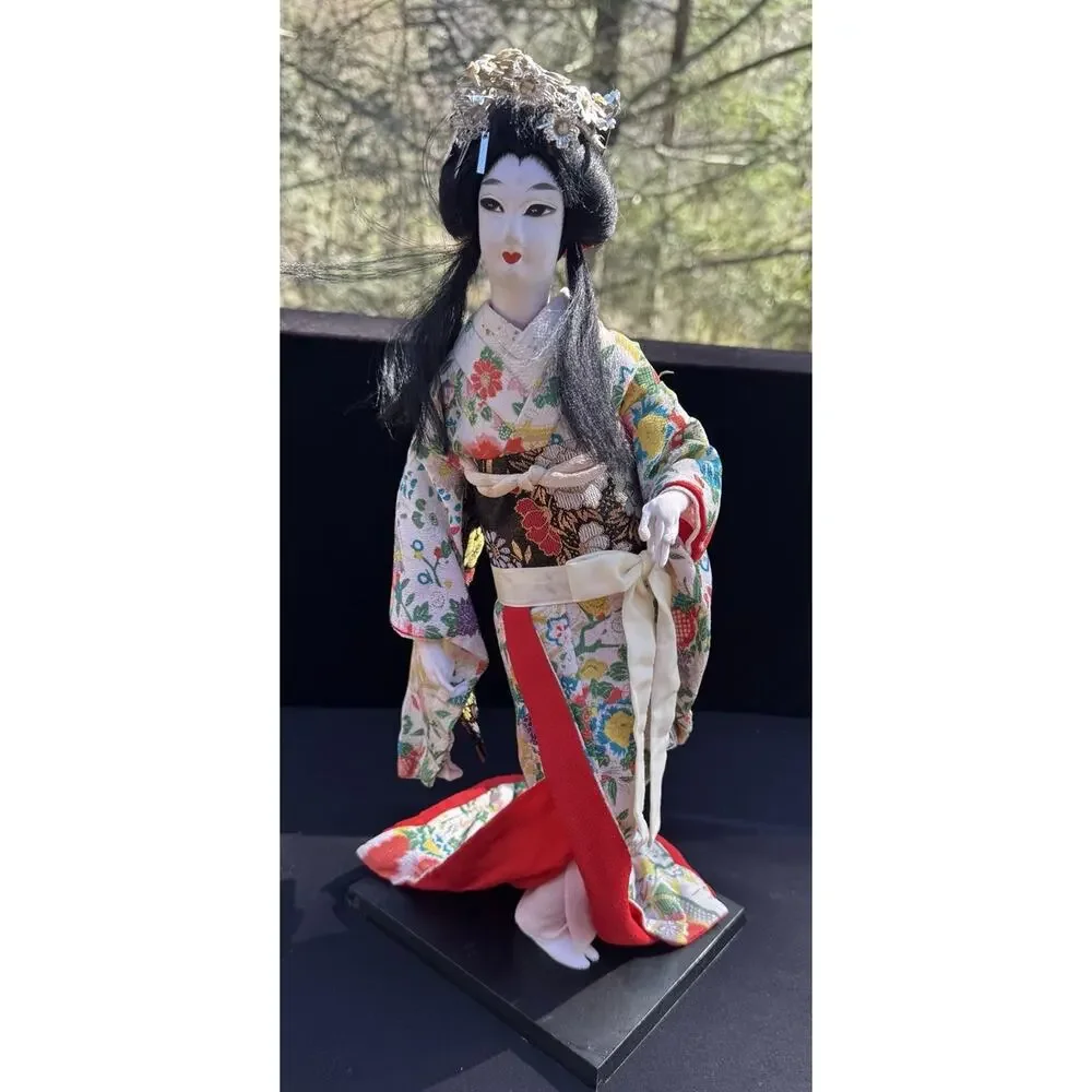 Japanese Geisha Silk Gold Kimono 17.5